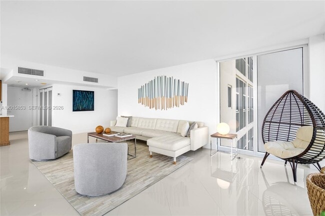 Building Photo - 10275 Collins Ave