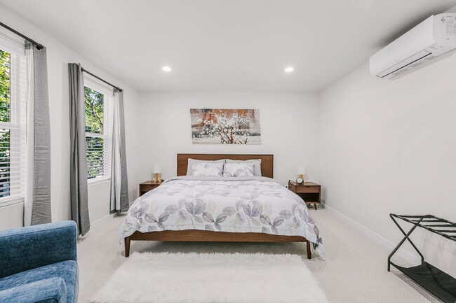 Building Photo - 3202 NW Division St