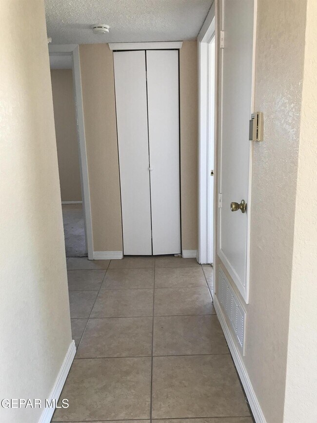 Building Photo - 8300 Capitan Cir