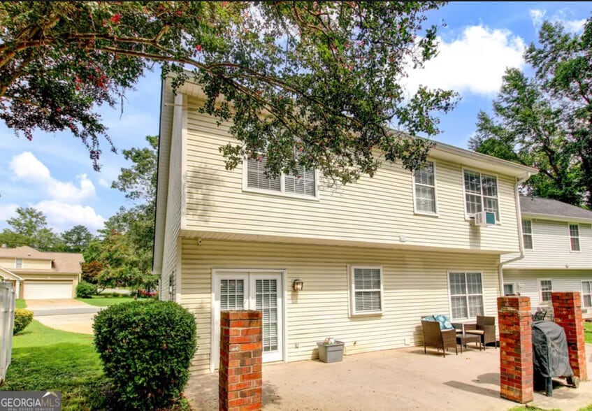 Building Photo - 513 N Fairfield Dr