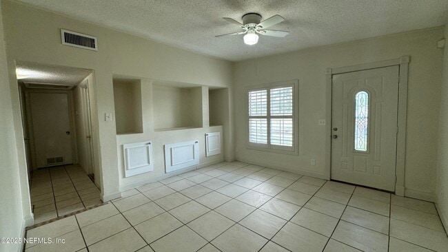 Building Photo - 2354 Leonid Rd