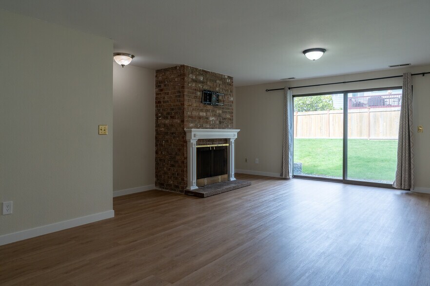 Building Photo - 21511 4th Ave W