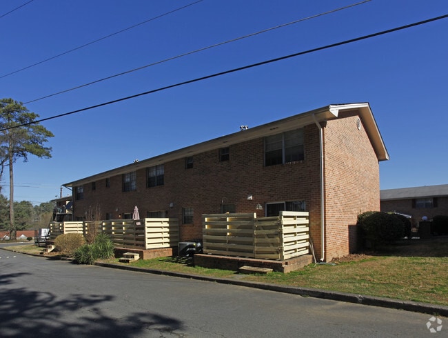 Building Photo - Druid Towne