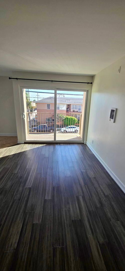 Building Photo - North Park 2bed/2bath with parking