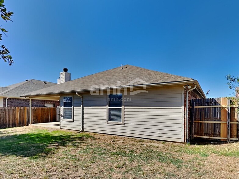 Building Photo - 8620 Axis Deer Run