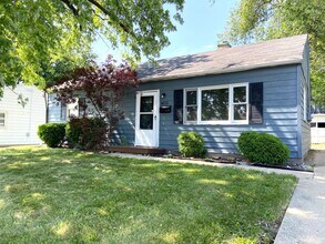 Building Photo - Beautiful 3 Bedroom, 1 Bath Home in Peoria!