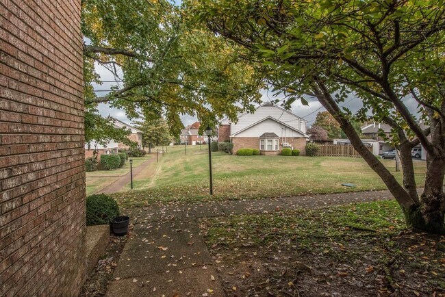 Building Photo - Coming soon! Nice remodel of townhouse Con...