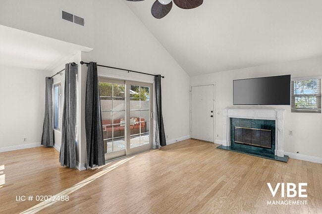 Building Photo - LOCATION, LOCATION, LOCATION!!!! "Hidden C...