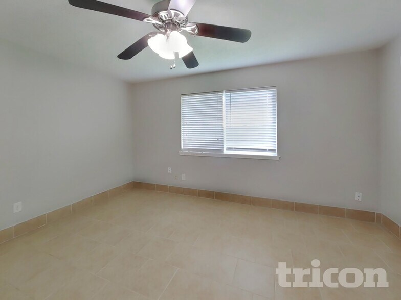 Building Photo - 7318 Foxway Ln