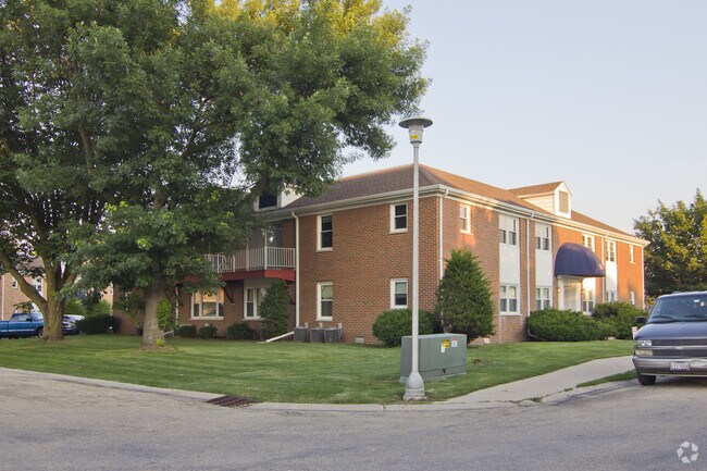 Primary Photo - White Oak Apartments