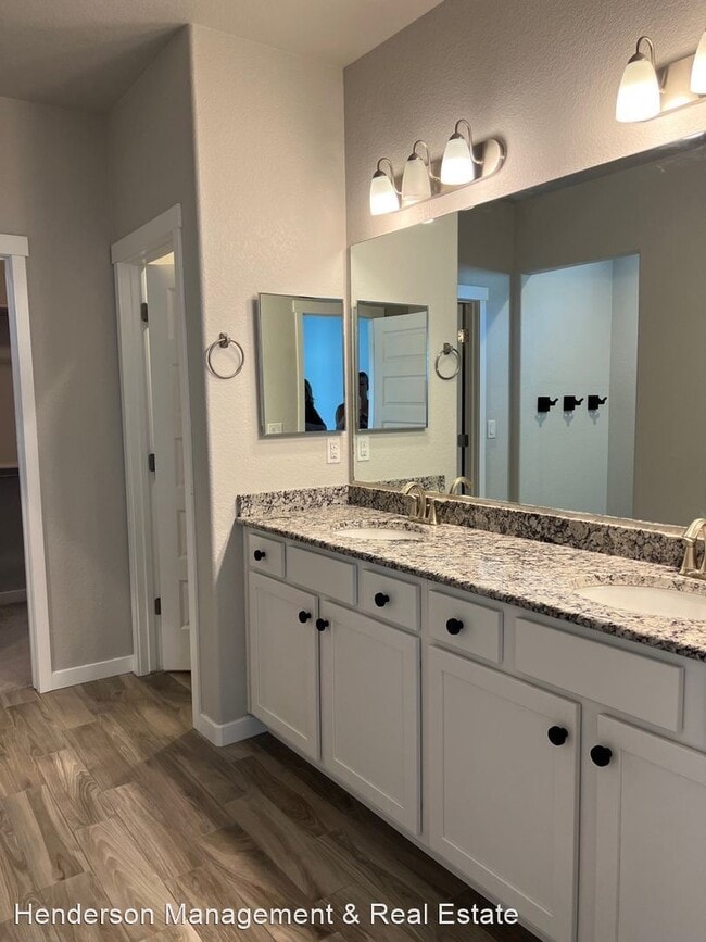 Building Photo - 5 br, 4 bath House - 2450 Likens Dr