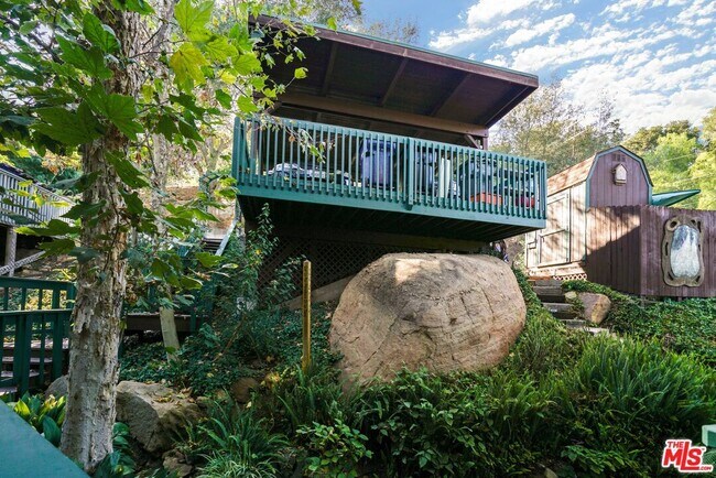 Building Photo - 730 Basin Dr
