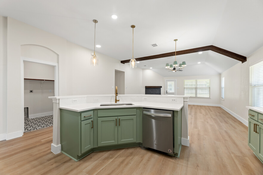 Kitchen - 4029 Dellman Dr