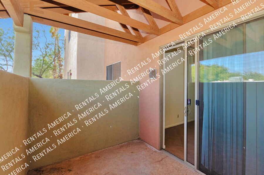 Building Photo - 446 N Campbell Ave
