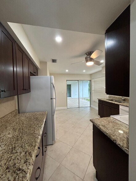 Building Photo - 4108 SE 8th Ave