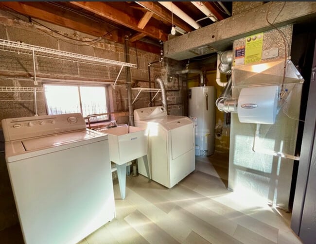 Building Photo - 3701 W North Shore Ave