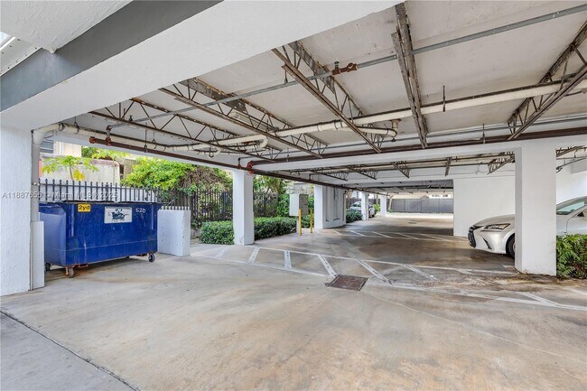 Building Photo - 520 SW 5th St