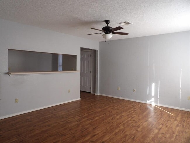 Building Photo - 223 Brad St