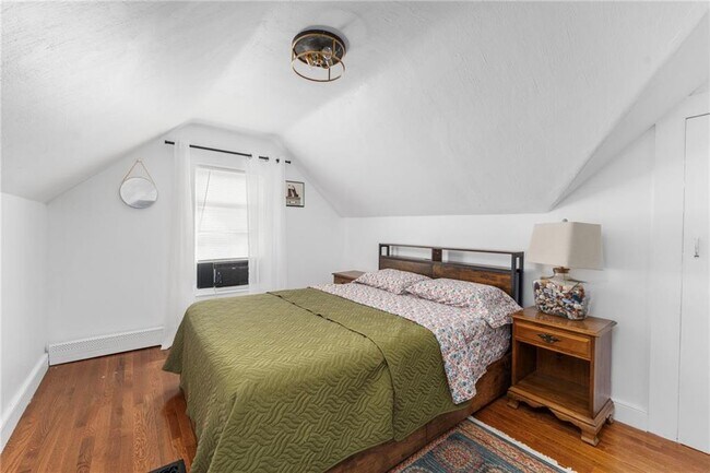 Building Photo - 183 Wood St