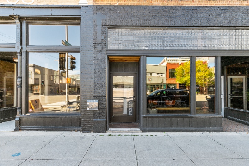 Building Photo - 231 E College Ave