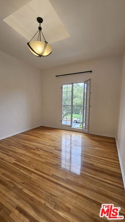 Building Photo - 152 S Roxbury Dr