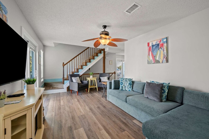 Building Photo - 22 Moreno Point Rd