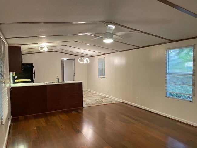 Building Photo - Updated Two Bedroom Trailer with Lake Acce...