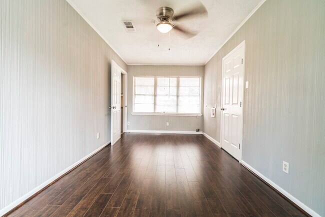 Building Photo - 1510 Greenbriar Ave