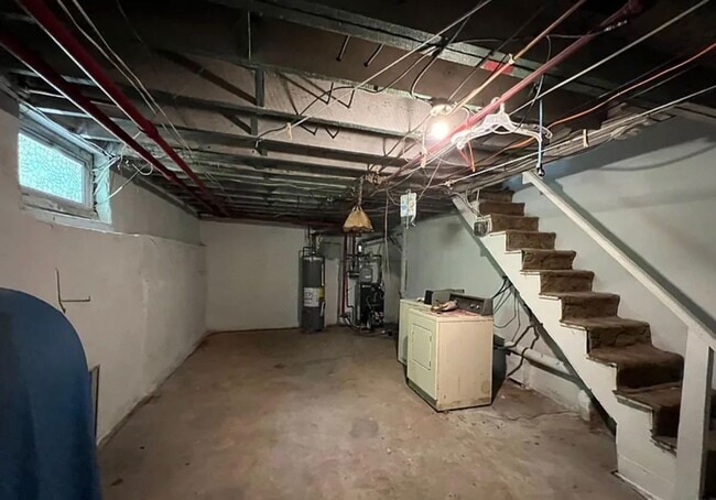 Building Photo - 3 Bed, 1 Bath