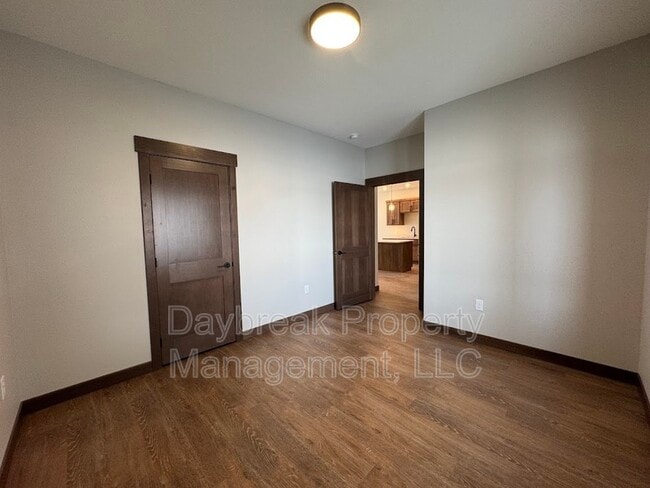 Building Photo - 628 Tree Farm Ln