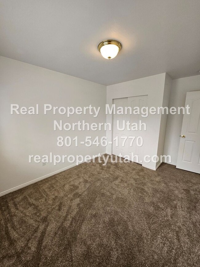 Building Photo - 3 Bedroom Home in Clearfield Available