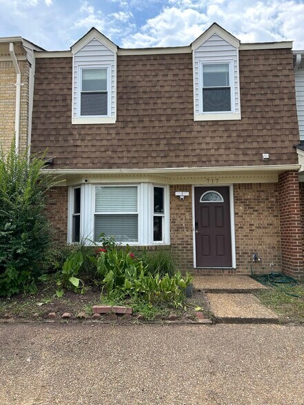 Building Photo - 717 Westminster Ln