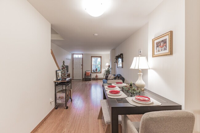 Building Photo - 3 W 1st Ave