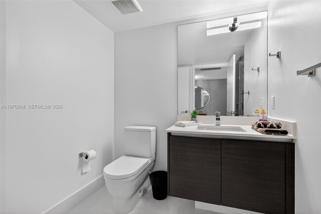 Building Photo - 300 Sunny Isles Blvd