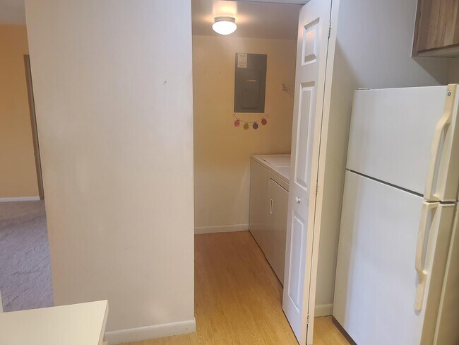 Building Photo - 317 Knotty Pine Cir