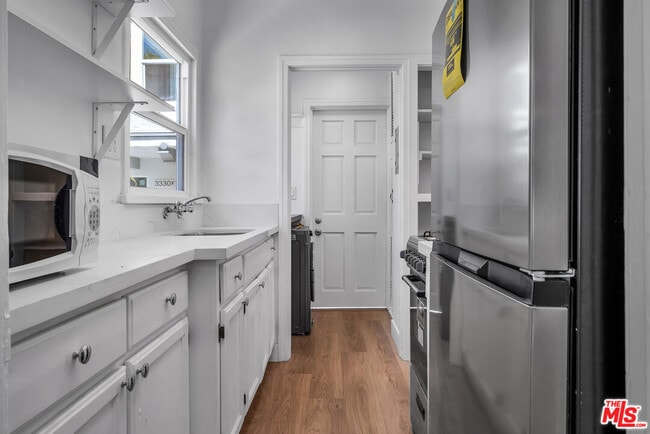 Building Photo - 3330 Caroline Ave