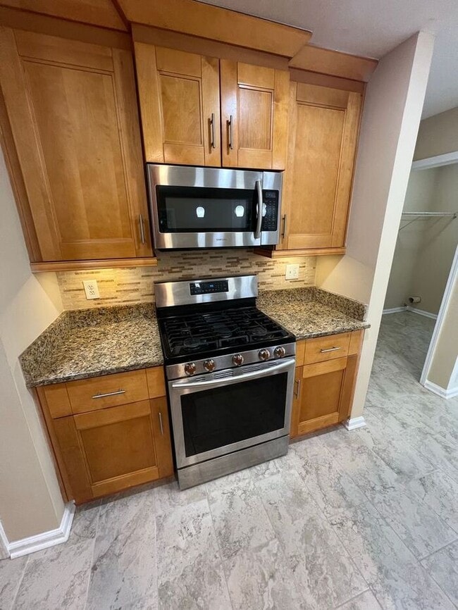 Building Photo - Gorgeous Ranch 4 bedroom 2 bath home in Lawrenceville
