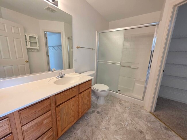 Building Photo - 3996 Blackstone Dr