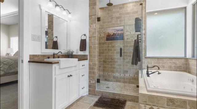 Building Photo - 218 River Oaks