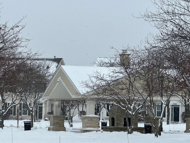 Building Photo - 2600 Providence Ave