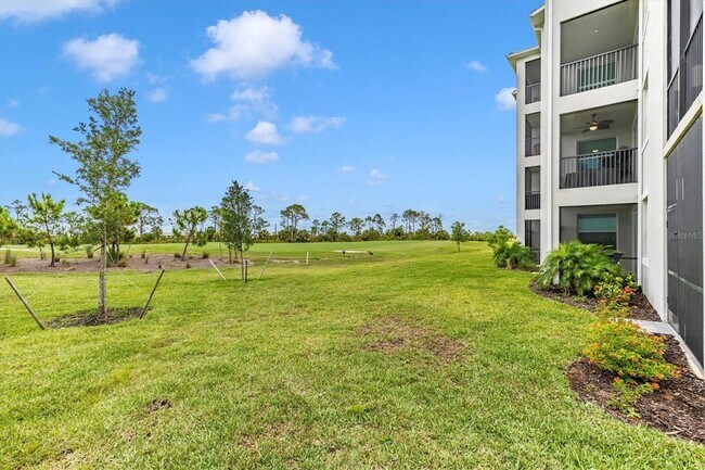 Building Photo - 12280 Wellen Golf St