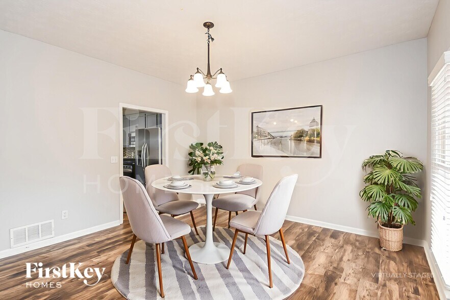 Building Photo - 7285 Wyngate Dr