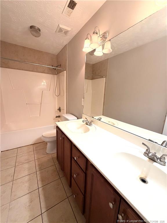 Building Photo - 2110 Queen Elizabeth Ln