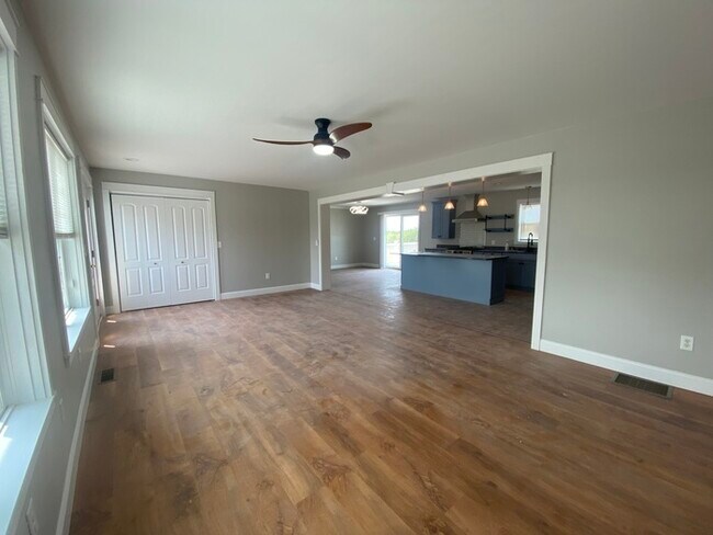 Building Photo - Brand new construction 5 bedroom 3 bath wi...
