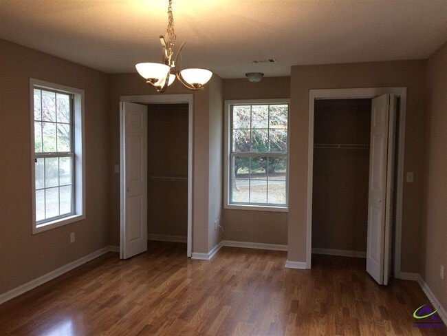 Building Photo - 138 Salem Dr