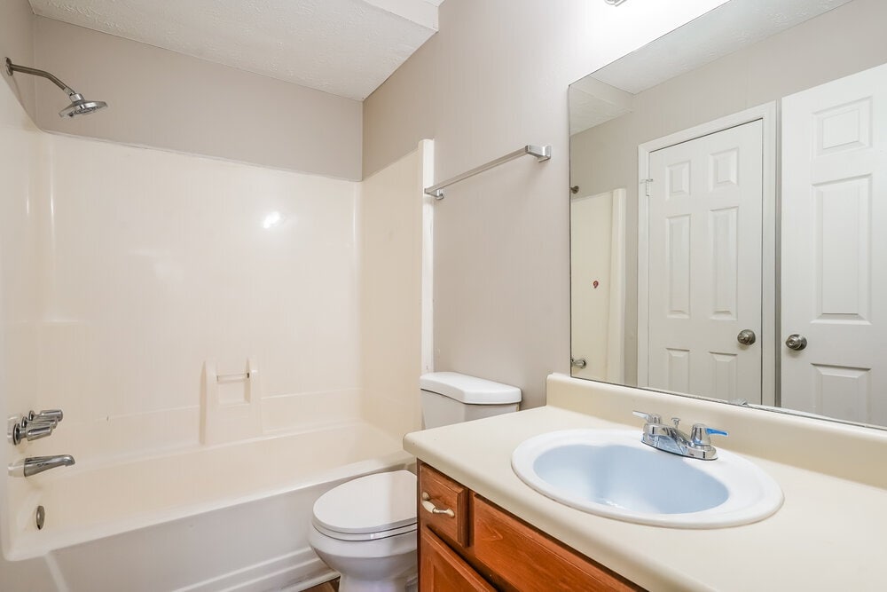 Building Photo - 315 Pine Ridge Ln