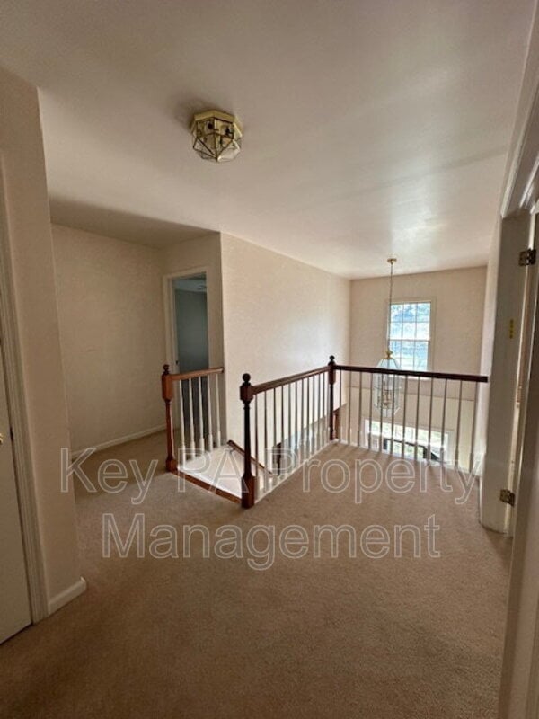 Building Photo - 16 Brookhollow Dr