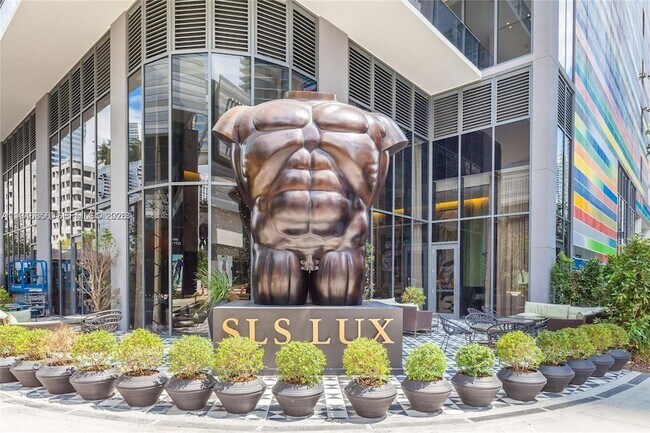 Building Photo - 801 S Miami Ave