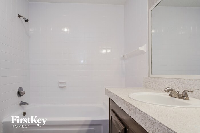 Building Photo - 17803 S Cypress Villas Dr