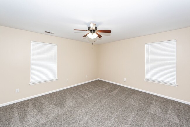 Building Photo - 4 Bedroom 2.5 Bath Home in Felder Creek - ...